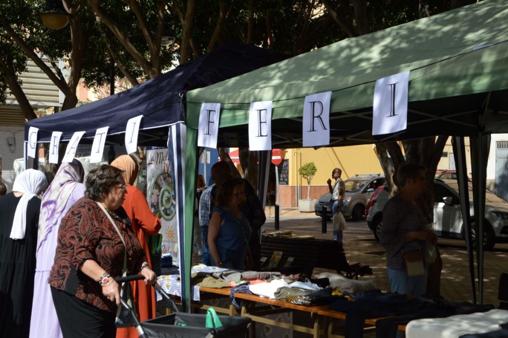 Vecinos en la Gratiferia